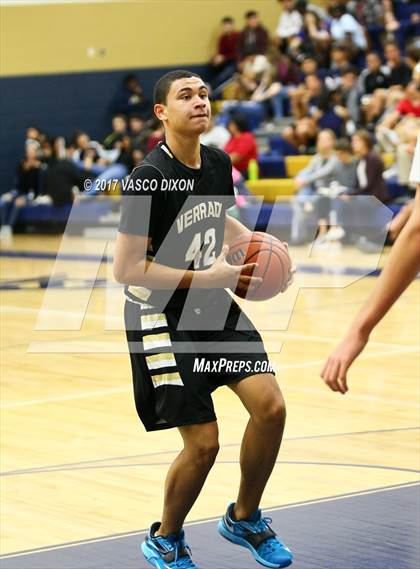 Thumbnail 2 in Kellis vs Verrado photogallery.