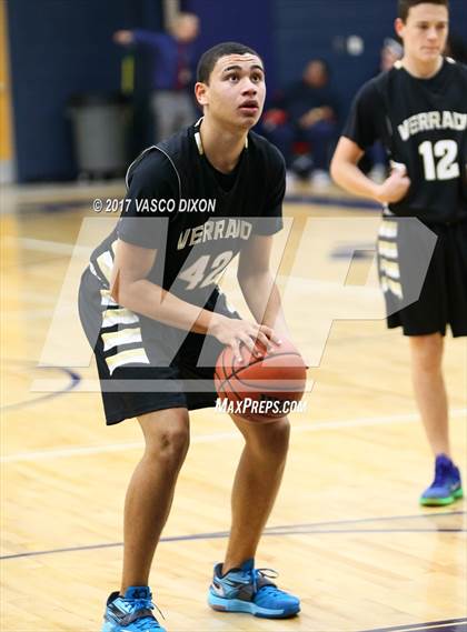 Thumbnail 3 in Kellis vs Verrado photogallery.