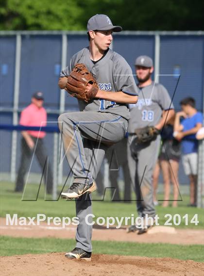 Thumbnail 2 in East Hampton vs Westbrook (Shoreline Conference Semifinal) photogallery.