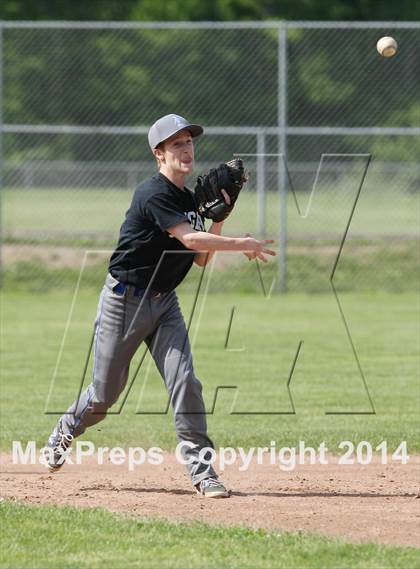 Thumbnail 2 in East Hampton vs Westbrook (Shoreline Conference Semifinal) photogallery.