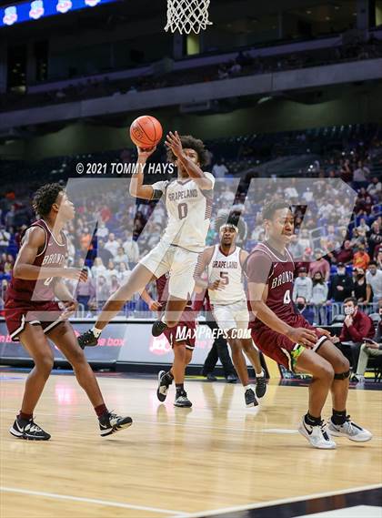 Thumbnail 1 in Grapeland vs. Clarendon (UIL 2A Final) photogallery.