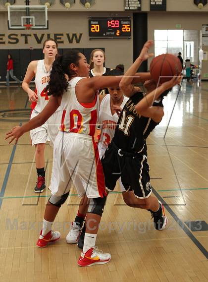 Thumbnail 2 in Mt. Carmel vs. Canyon (So Cal Holiday Classic) photogallery.