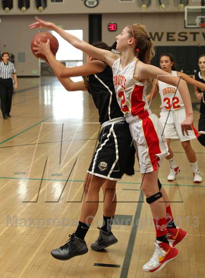 Thumbnail 2 in Mt. Carmel vs. Canyon (So Cal Holiday Classic) photogallery.