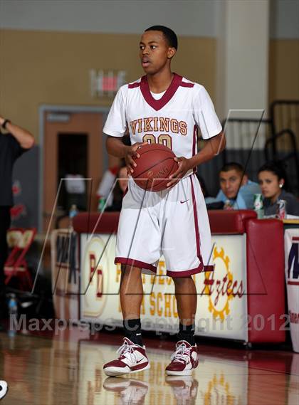 Thumbnail 3 in Downey vs. Capistrano Valley (MaxPreps Holiday Classic) photogallery.