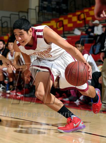 Thumbnail 3 in Downey vs. Capistrano Valley (MaxPreps Holiday Classic) photogallery.