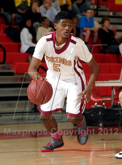 Thumbnail 3 in Downey vs. Capistrano Valley (MaxPreps Holiday Classic) photogallery.