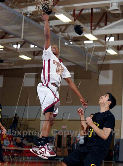 Thumbnail 3 in Downey vs. Capistrano Valley (MaxPreps Holiday Classic) photogallery.
