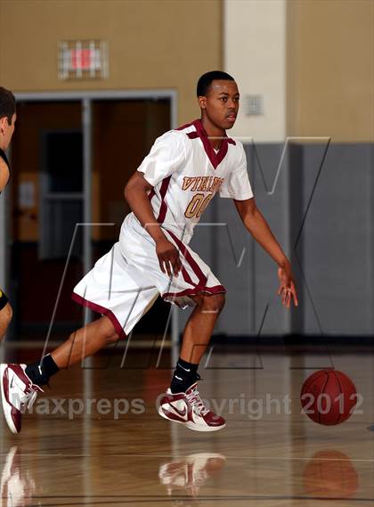 Thumbnail 2 in Downey vs. Capistrano Valley (MaxPreps Holiday Classic) photogallery.