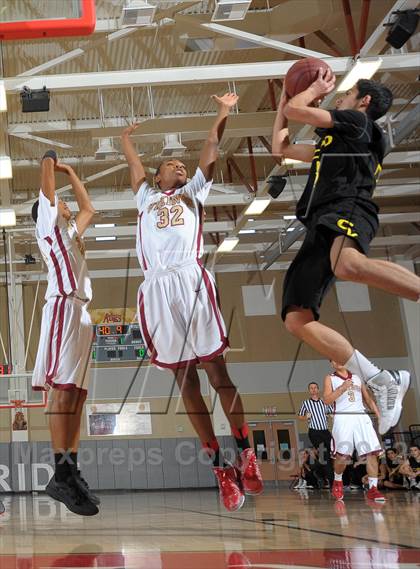 Thumbnail 1 in Downey vs. Capistrano Valley (MaxPreps Holiday Classic) photogallery.