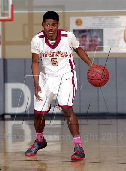 Thumbnail 1 in Downey vs. Capistrano Valley (MaxPreps Holiday Classic) photogallery.