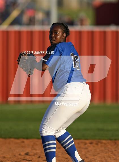 Thumbnail 1 in Connally @ Lorena photogallery.