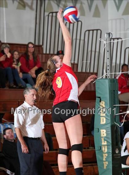 Thumbnail 3 in Chico vs. Pleasant Valley (CIF NS D2 Final) photogallery.