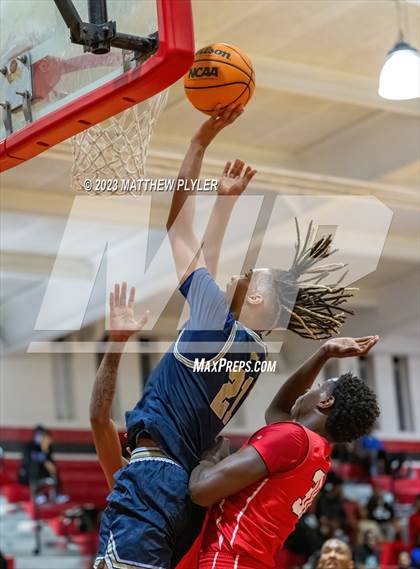 Thumbnail 2 in E.E. Smith vs Seventy-First (Cumberland County Schools Holiday Classic Tournament) photogallery.