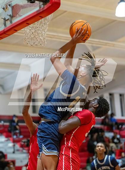 Thumbnail 3 in E.E. Smith vs Seventy-First (Cumberland County Schools Holiday Classic Tournament) photogallery.