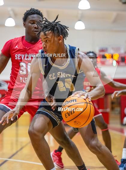 Thumbnail 2 in E.E. Smith vs Seventy-First (Cumberland County Schools Holiday Classic Tournament) photogallery.