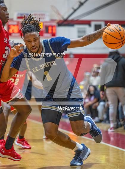 Thumbnail 3 in E.E. Smith vs Seventy-First (Cumberland County Schools Holiday Classic Tournament) photogallery.
