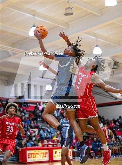 Thumbnail 2 in E.E. Smith vs Seventy-First (Cumberland County Schools Holiday Classic Tournament) photogallery.