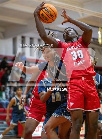 Thumbnail 1 in E.E. Smith vs Seventy-First (Cumberland County Schools Holiday Classic Tournament) photogallery.