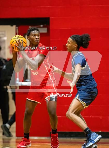 Thumbnail 3 in E.E. Smith vs Seventy-First (Cumberland County Schools Holiday Classic Tournament) photogallery.
