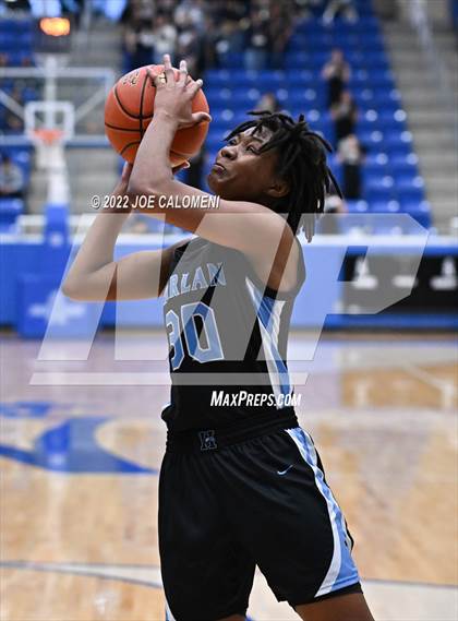 Thumbnail 3 in Clark vs Harlan (UIL 6A Region 4 Regional Semifinal) photogallery.