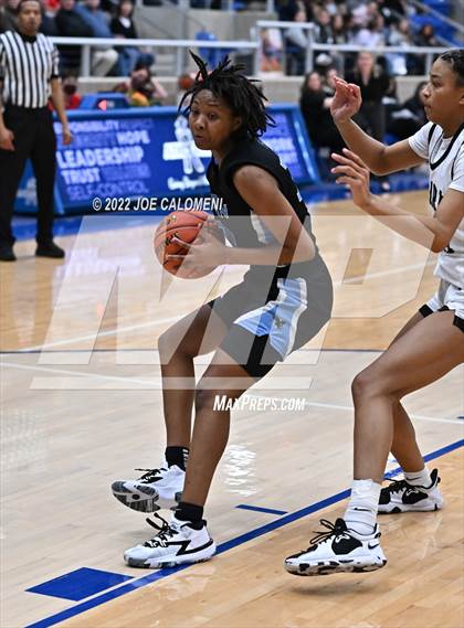 Thumbnail 2 in Clark vs Harlan (UIL 6A Region 4 Regional Semifinal) photogallery.
