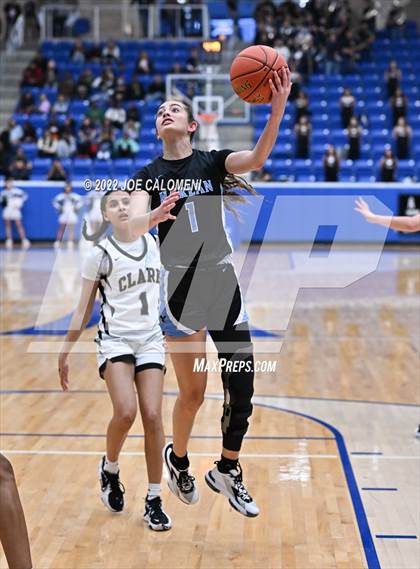 Thumbnail 2 in Clark vs Harlan (UIL 6A Region 4 Regional Semifinal) photogallery.