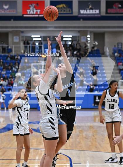 Thumbnail 2 in Clark vs Harlan (UIL 6A Region 4 Regional Semifinal) photogallery.