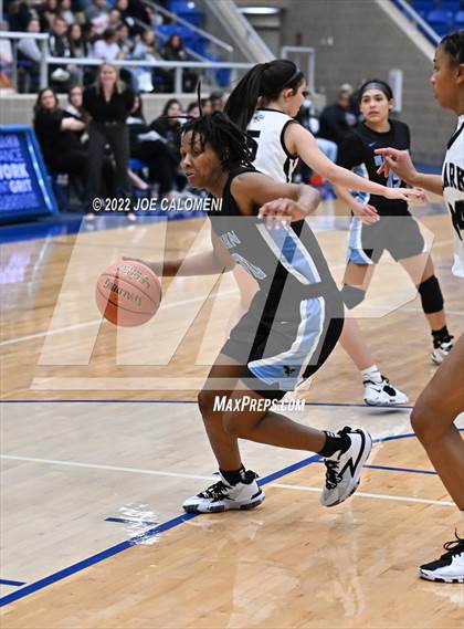 Thumbnail 3 in Clark vs Harlan (UIL 6A Region 4 Regional Semifinal) photogallery.