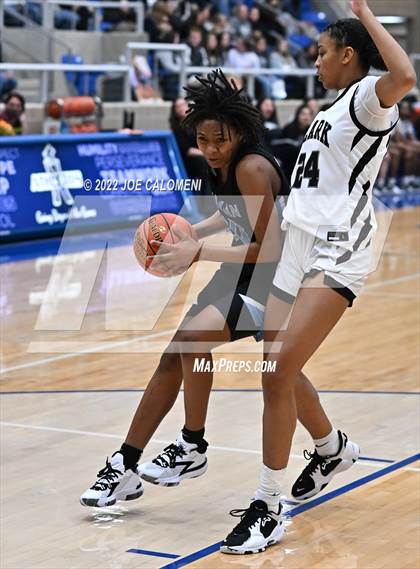 Thumbnail 1 in Clark vs Harlan (UIL 6A Region 4 Regional Semifinal) photogallery.
