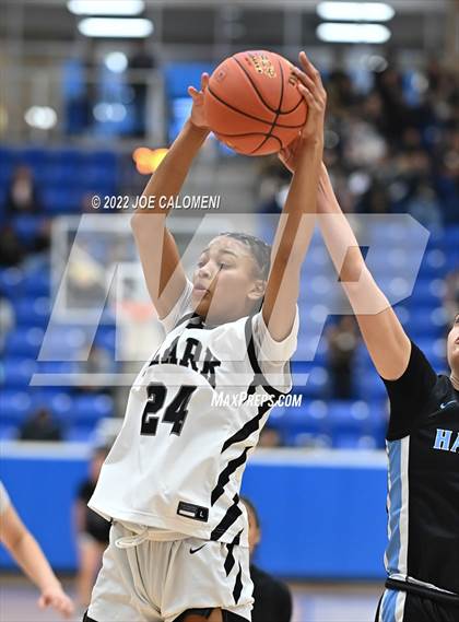 Thumbnail 1 in Clark vs Harlan (UIL 6A Region 4 Regional Semifinal) photogallery.