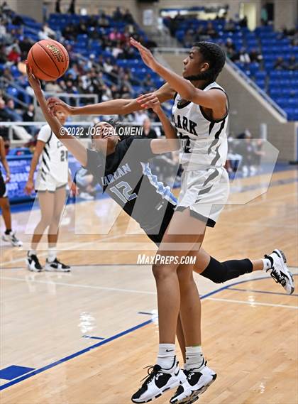 Thumbnail 3 in Clark vs Harlan (UIL 6A Region 4 Regional Semifinal) photogallery.