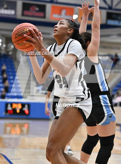 Thumbnail 1 in Clark vs Harlan (UIL 6A Region 4 Regional Semifinal) photogallery.