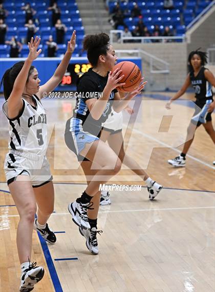 Thumbnail 1 in Clark vs Harlan (UIL 6A Region 4 Regional Semifinal) photogallery.