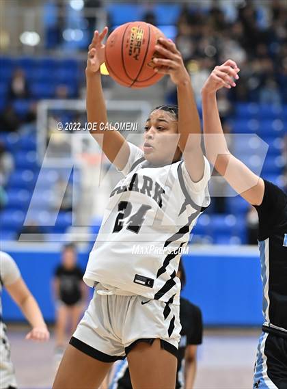 Thumbnail 2 in Clark vs Harlan (UIL 6A Region 4 Regional Semifinal) photogallery.