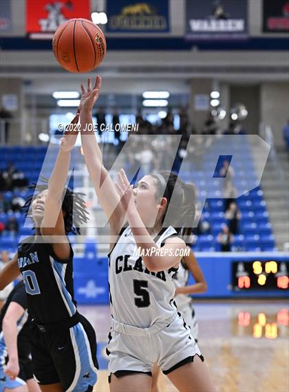 Thumbnail 2 in Clark vs Harlan (UIL 6A Region 4 Regional Semifinal) photogallery.
