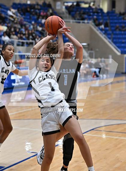 Thumbnail 2 in Clark vs Harlan (UIL 6A Region 4 Regional Semifinal) photogallery.