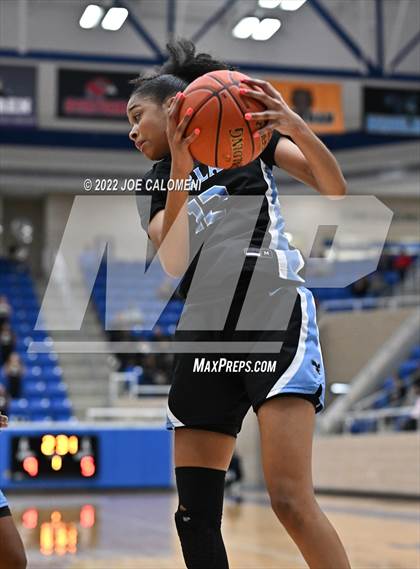 Thumbnail 3 in Clark vs Harlan (UIL 6A Region 4 Regional Semifinal) photogallery.