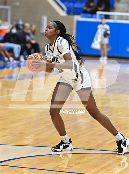 Thumbnail 1 in Clark vs Harlan (UIL 6A Region 4 Regional Semifinal) photogallery.
