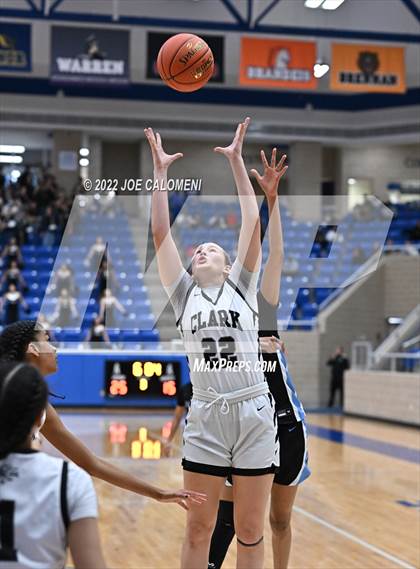 Thumbnail 3 in Clark vs Harlan (UIL 6A Region 4 Regional Semifinal) photogallery.