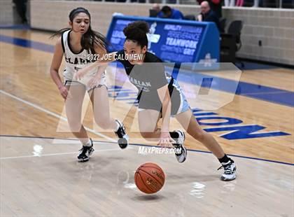 Thumbnail 2 in Clark vs Harlan (UIL 6A Region 4 Regional Semifinal) photogallery.
