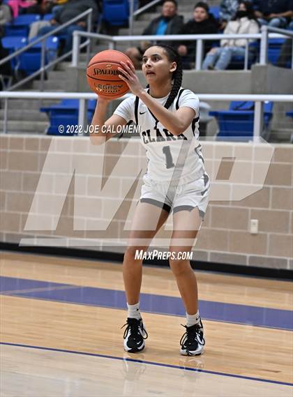 Thumbnail 2 in Clark vs Harlan (UIL 6A Region 4 Regional Semifinal) photogallery.