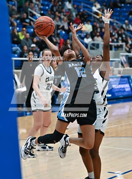 Thumbnail 3 in Clark vs Harlan (UIL 6A Region 4 Regional Semifinal) photogallery.