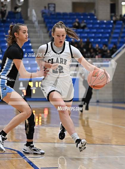 Thumbnail 2 in Clark vs Harlan (UIL 6A Region 4 Regional Semifinal) photogallery.