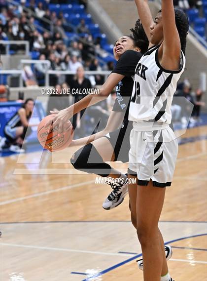 Thumbnail 1 in Clark vs Harlan (UIL 6A Region 4 Regional Semifinal) photogallery.