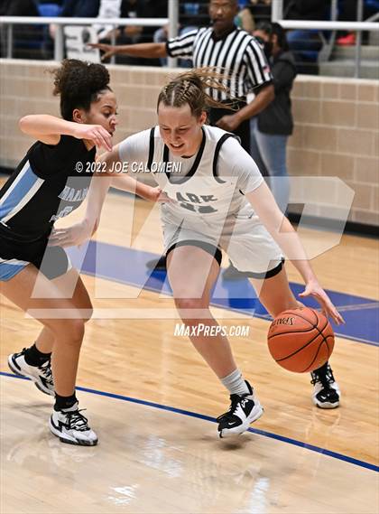 Thumbnail 2 in Clark vs Harlan (UIL 6A Region 4 Regional Semifinal) photogallery.