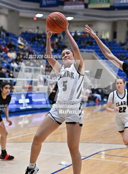 Thumbnail 3 in Clark vs Harlan (UIL 6A Region 4 Regional Semifinal) photogallery.