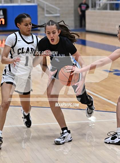 Thumbnail 2 in Clark vs Harlan (UIL 6A Region 4 Regional Semifinal) photogallery.