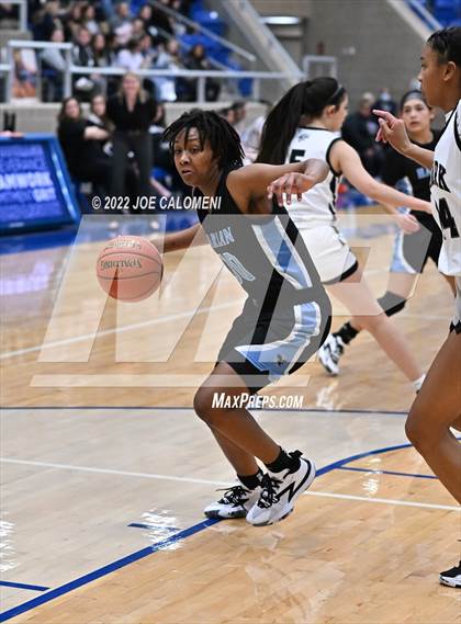 Thumbnail 1 in Clark vs Harlan (UIL 6A Region 4 Regional Semifinal) photogallery.