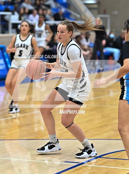Thumbnail 3 in Clark vs Harlan (UIL 6A Region 4 Regional Semifinal) photogallery.