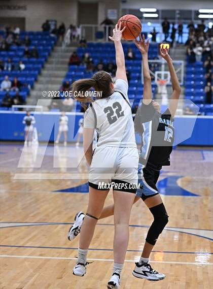 Thumbnail 2 in Clark vs Harlan (UIL 6A Region 4 Regional Semifinal) photogallery.